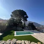 Villa Magnifique Piscine Vues Mer, Et Montagnes *