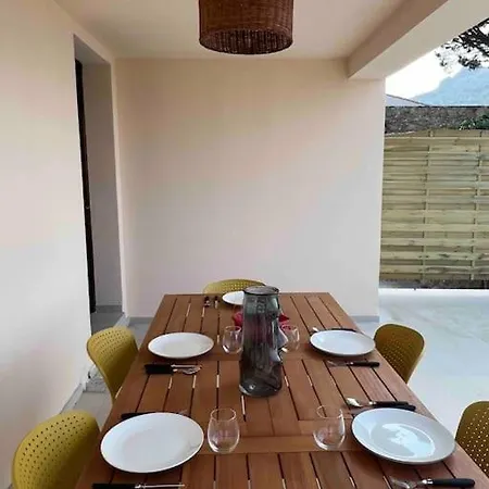 Magnifique Piscine Vues Mer, Et Montagnes *