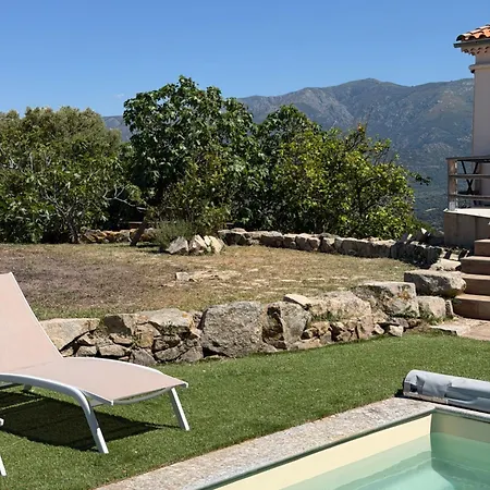 Magnifique Piscine Vues Mer, Et Montagnes