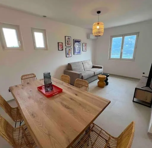 Magnifique Piscine Vues Mer, Et Montagnes Villa